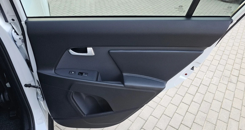 Kia Sportage cena 53999 przebieg: 139540, rok produkcji 2015 z Poddębice małe 254